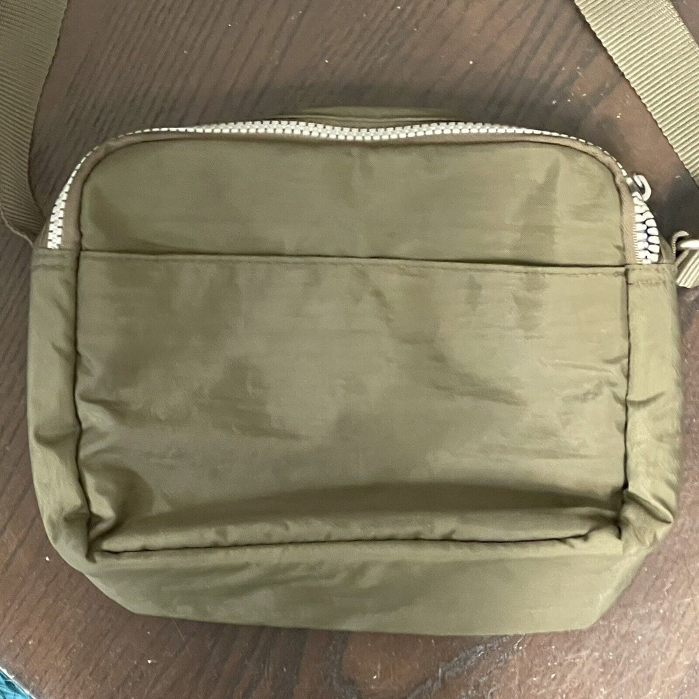 Baggallini Crossbody Purse Travel Tan Khaki Excellent Condition - Picture 5 of 16